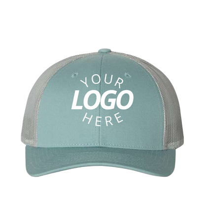 Snapback spruce / birch / light navy trucker cap with logo on the front
