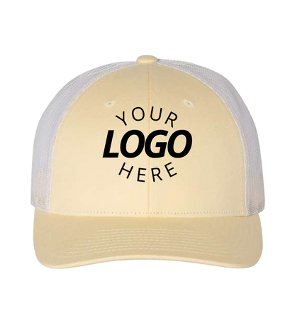 Snapback pale banana / birch trucker cap with logo on the front